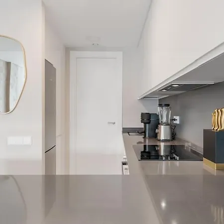Unique Flat With Parking, Pool, Gym And Coworking