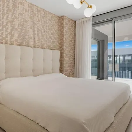 Unique Flat With Parking, Pool, Gym And Coworking Estepona